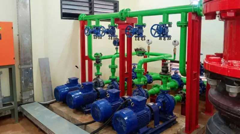 Instalasi sistem mekanikal, elektrikal, perpipaan industri, dan HVAC berstandar tinggi oleh perusahaan EPC Indonesia.