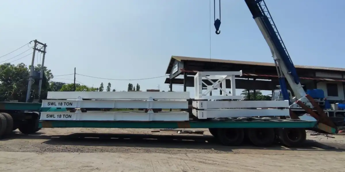 Technical design of 18-Ton SWL Lifting Tools validated by Finite Element Analysis (FEA) simulation.